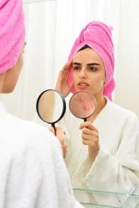 افضل طرق علاج حب الشباب الحديثة 2025