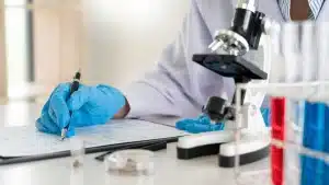 كيف تستعد لإجراء التحاليل المخبرية بشكل صحيح؟ 